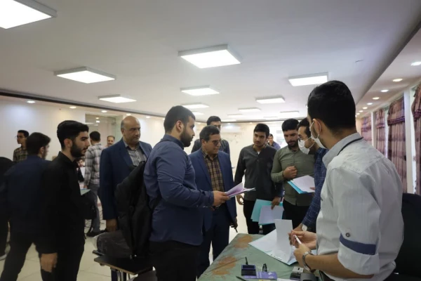 بازدید رئیس دانشگاه فرهنگیان استان اصفهان و مسئولین دانشگاه از  حوزه های ثبت نام حضوری در پردیس ها و مراکز  9