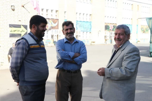 بازدید رئیس دانشگاه فرهنگیان استان اصفهان و مسئولین دانشگاه از  حوزه های ثبت نام حضوری در پردیس ها و مراکز  12