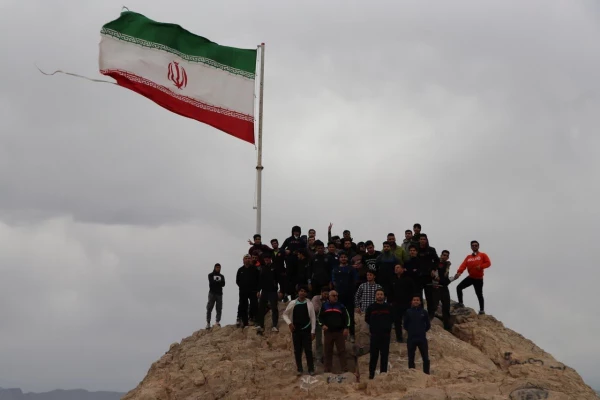 همایش کوه گشت به مناسبت بزرگداشت هفته تربیت بدنی با حضور رئیس و دانشجویان دانشگاه فرهنگیان استان اصفهان  3