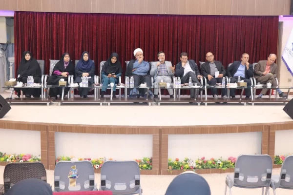 جلسه پرسش و پاسخ دانشجو معلمان پردیس فاطمه زهرا(س) با مسئولین دانشگاه فرهنگیان استان اصفهان 2