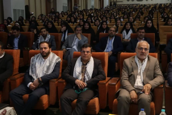 سفر استانی وزیر آموزش و پرورش به استان اصفهان و دیدار با دانشجو معلمان و دانش آموزان در آستانه فرارسیدن روز دانش آموز  5