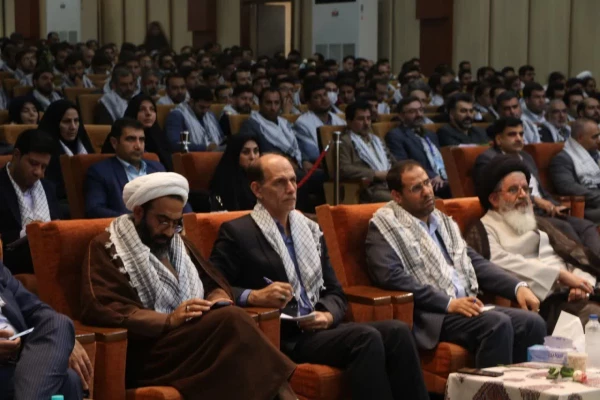 سفر استانی وزیر آموزش و پرورش به استان اصفهان و دیدار با دانشجو معلمان و دانش آموزان در آستانه فرارسیدن روز دانش آموز  9