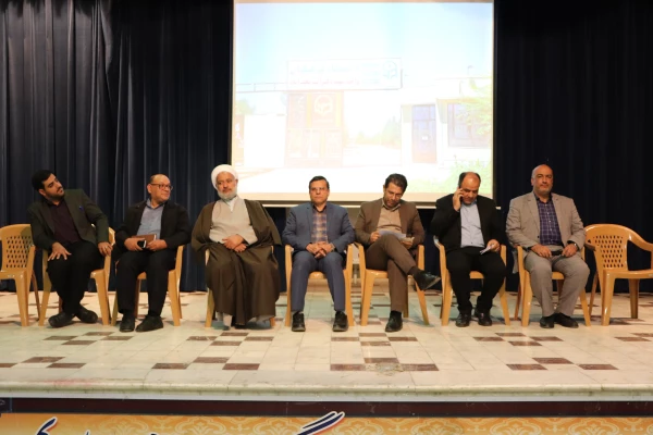 نشست صمیمی رئیس و مسئولین دانشگاه فرهنگیان استان اصفهان با دانشجویان مرکز شهید آیت نجف آباد 9