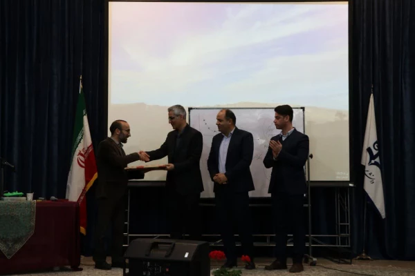 سخنرانی علمی "کوانتوم یک ابزار قوی برای درک خلقت" 4