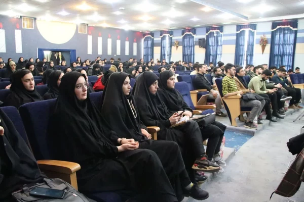 همایش آموزش شیمی و علوم زیر  ذره بین مؤلفین کتاب 2