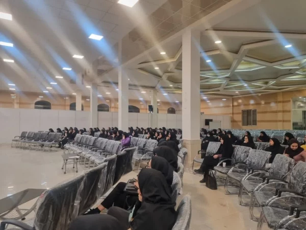 جلسه پرسش و پاسخ دانشجو معلمان مرکز امام خمینی کاشان و  شهید سلیمانی آران و بیدگل با مسئولین دانشگاه فرهنگیان استان اصفهان 3