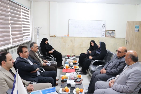 بازدید تیم مدیریت استان از مرکز شهید دکتر آیت نجف آباد
 2