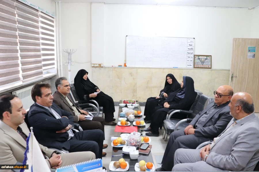 بازدید تیم مدیریت استان از مرکز شهید دکتر آیت نجف آباد
 2