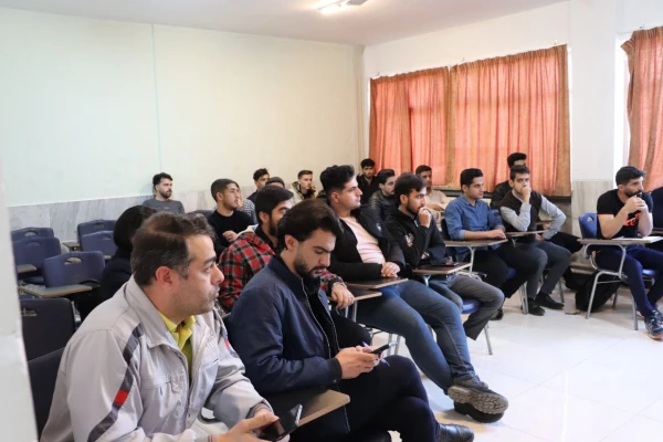 بازدید تیم مدیریت استان از مرکز شهید دکتر آیت نجف آباد
 2