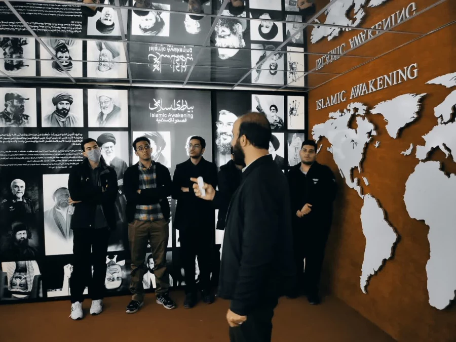 بازدید دانشجو معلمان پردیس شهید باهنر از نمایشگاه والشمس بنیاد مهدویت و آینده پژوهی  3