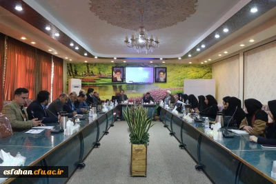 در سالن جلسات پردیس شهید باهنر اصفهان برگزار شد:

سومین نشست شورای دانشجویی 