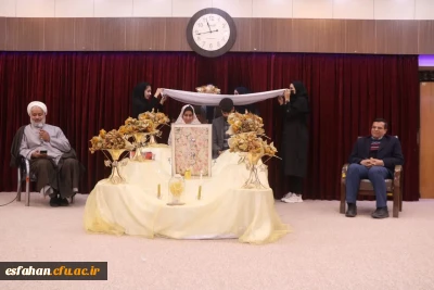 در پردیس فاطمه الزهرا(س) اصفهان برگزار گردید:

 مراسم افتتاحیه کانون همیاران ازدواج و خانواده(کانون پیوند)
