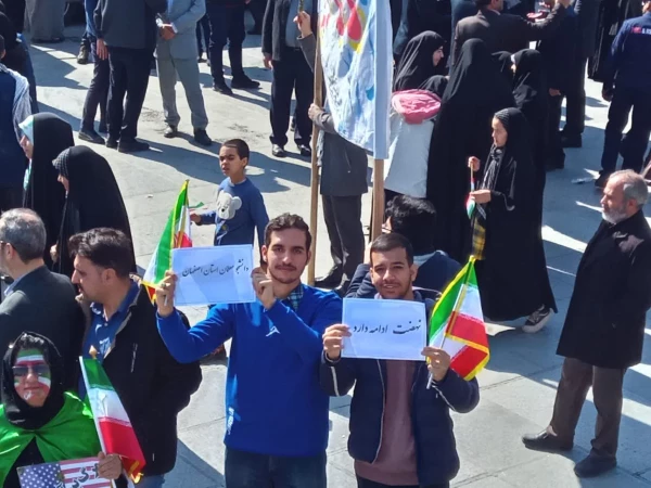 حضور دانشجو معلمان کارکنان و اساتید دانشگاه فرهنگیان استان اصفهان درجشن پیروزی انقلاب اسلامی 5