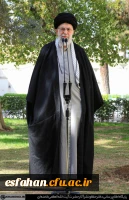 بیانات مقام معظم رهبری پس از کاشت نهال در روز درختکاری 9