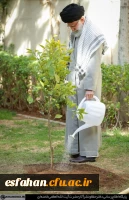 بیانات مقام معظم رهبری پس از کاشت نهال در روز درختکاری 8