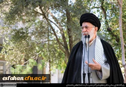 بیانات مقام معظم رهبری پس از کاشت نهال در روز درختکاری 13