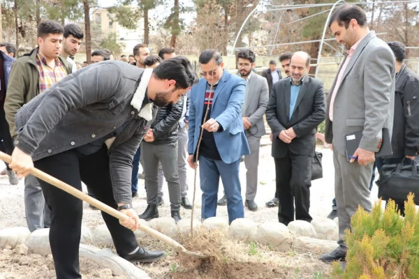 کاشت نهال و بزرگداشت هفته محیط زیست 6