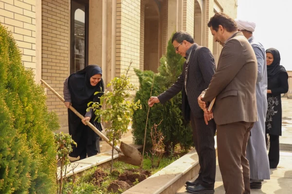 کاشت نهال و بزرگداشت هفته محیط زیست 15