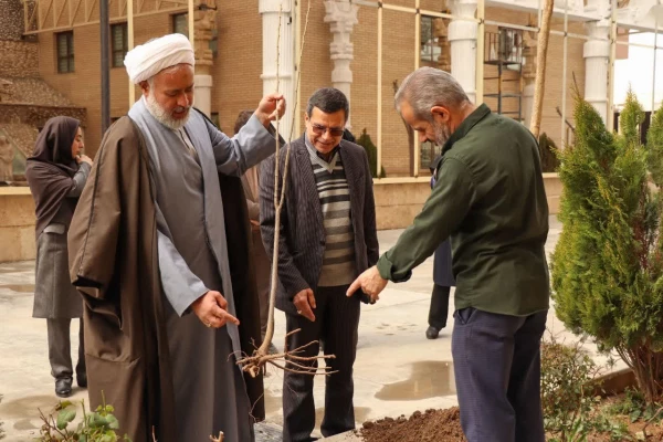 کاشت نهال و بزرگداشت هفته محیط زیست 18