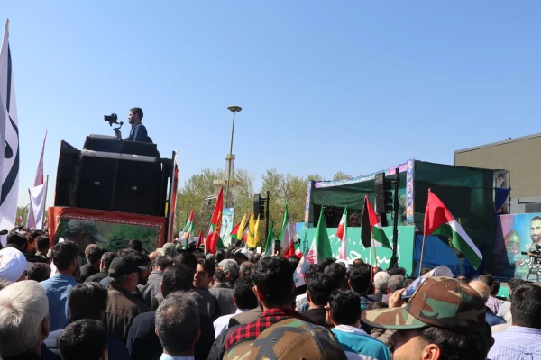 حضور مسئولین و دانشجو معلمان دانشگاه فرهنگیان در مراسم تشییع سردار شهید زاهدی 6