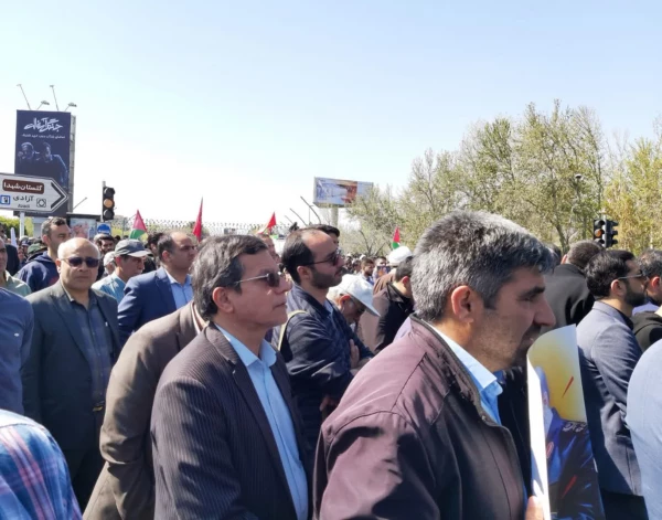 حضور مسئولین و دانشجو معلمان دانشگاه فرهنگیان در مراسم تشییع سردار شهید زاهدی 11