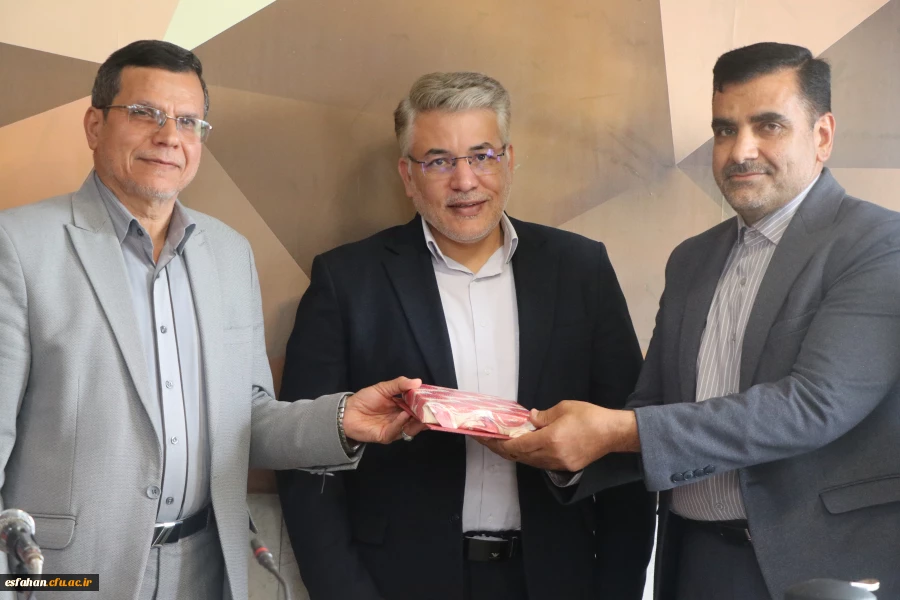 حضور سرپرست معاونت نظارت، ارزیابی و تضمین کیفیت دانشگاه فرهنگیان در مراسم معارفه رئیس اداره نظارت و ارزیابی دانشگاه فرهنگیان استان اصفهان 11