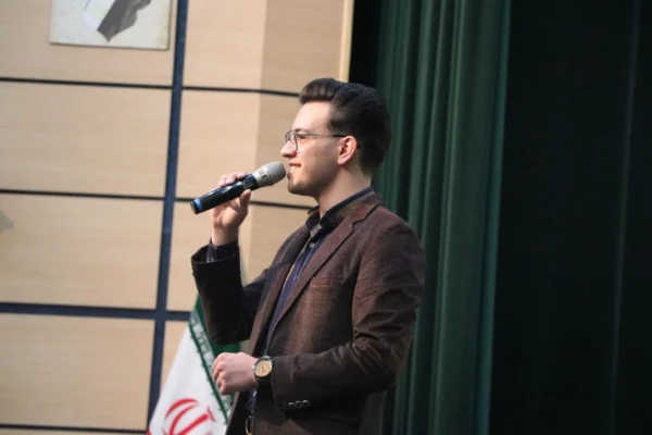 شهر نصف جهان، شاهد گرامیداشت حکیم سخن، سعدی شیرازی بود.  3