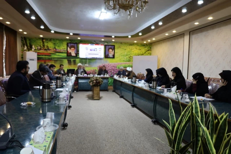 تشکیل جلسه ستاد اقامه نماز صبح مورخ ۵ اردیبهشت ماه در سالن جلسات پردیس شهید باهنر اصفهان 6