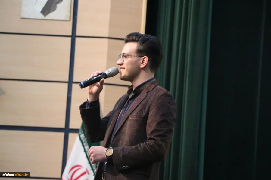 همایش بزرگداشت سعدی شیرازی برگزار گردید. 3