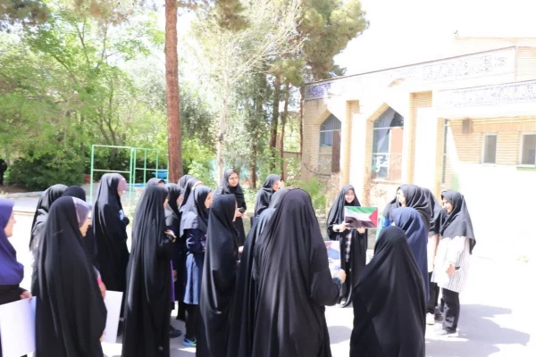 تجمع دانشگاهیان دانشگاه فرهنگیان پردیس حضرت فاطمه زهرا و مرکز شهید رجایی اصفهان در حمایت از اقدام آزادی خواهانه دانشجویان آمریکا 2