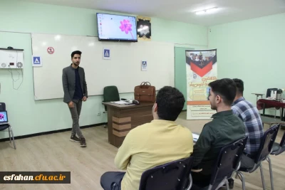 تدریس برتر در باهنر هم کلید خورد

سومین روز و ادامه فرآیند تدریس برتر این بار در  پردیس شهید باهنر اصفهان