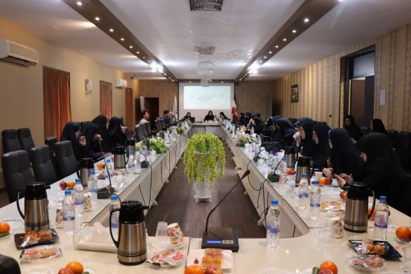 مراسم گرامیداشت سالروز شهادت استاد مطهری و  بزرگداشت  مقام معلم با حضور اساتید پردیس حضرت فاطمه زهرا (س) اصفهان 4