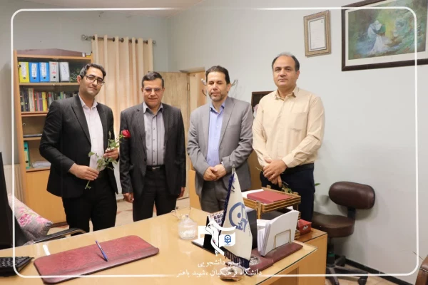 مراسم تقدیر از اساتید و معلمان پردیس شهید باهنر به همت معاونت فرهنگ سازی بسیج دانشجویی دانشگاه فرهنگیان شهید باهنر اصفهان و مدیریت محترم پردیس های استان 4