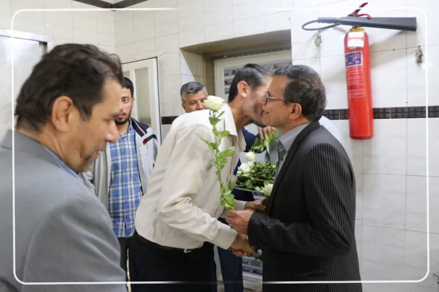 بازدید و تقدیر از زحمتکشان پردیس شهید
باهنر 4