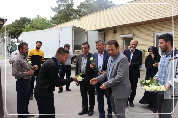 بازدید و تقدیر از زحمتکشان پردیس شهید
باهنر 5