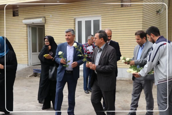 بازدید و تقدیر از زحمتکشان پردیس شهید
باهنر 10