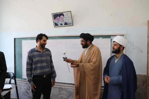 قدردانی و تشکر از اساتید پردیس شهید آیت نجف اباد  به مناسبت هفته معلم 5