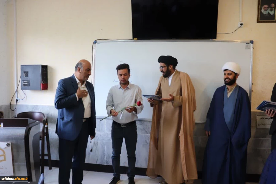 قدردانی و تشکر از اساتید پردیس شهید آیت نجف اباد  به مناسبت هفته معلم 6