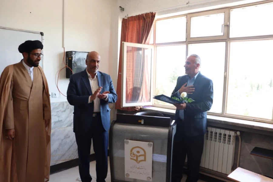 قدردانی و تشکر از اساتید پردیس شهید آیت نجف اباد  به مناسبت هفته معلم 7