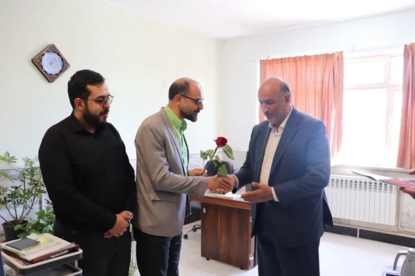 قدردانی و تشکر از اساتید پردیس شهید آیت نجف اباد  به مناسبت هفته معلم 8