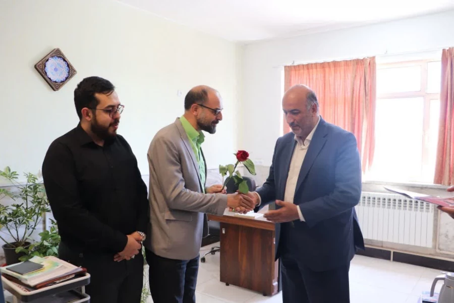 قدردانی و تشکر از اساتید پردیس شهید آیت نجف اباد  به مناسبت هفته معلم 8