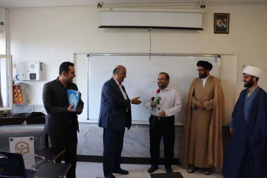 قدردانی و تشکر از اساتید پردیس شهید آیت نجف اباد  به مناسبت هفته معلم 9