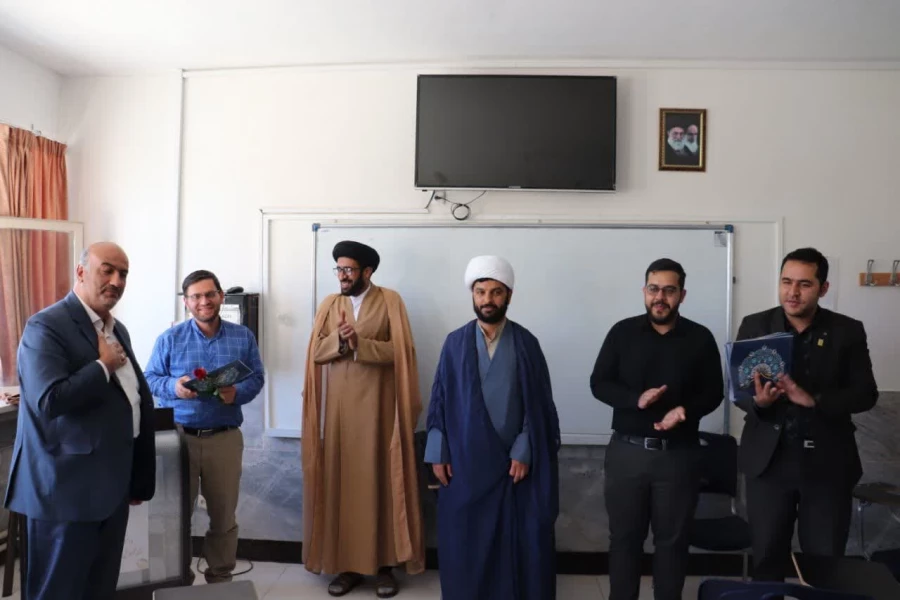 قدردانی و تشکر از اساتید پردیس شهید آیت نجف اباد  به مناسبت هفته معلم 10