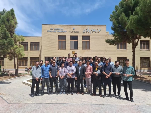  بازدید دانشجویان پردیس شهید باهنر اصفهان از موزه علوم و فنون : 2