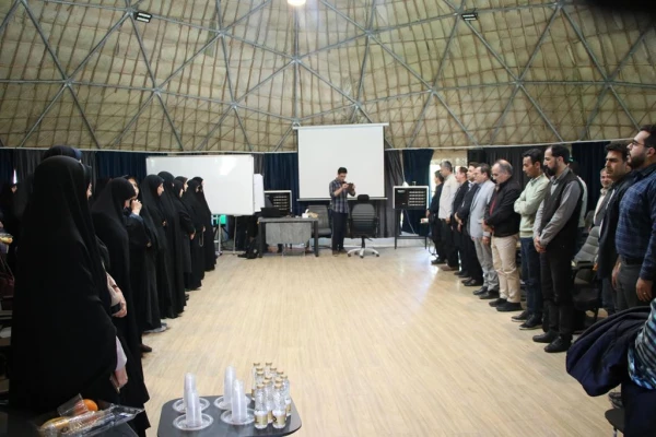 برگزاری مراسم تقدیر از اساتید و کارکنان بخش آموزش در دانشگاه فرهنگیان استان اصفهان 4