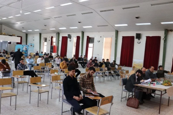 از شنبه 22 اردیبهشت ماه به مدت چهار روز رقابت پر شور دانشجو معلمان در مناظرات دانشجویی برگزار میشود 2
