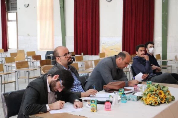 از شنبه 22 اردیبهشت ماه به مدت چهار روز رقابت پر شور دانشجو معلمان در مناظرات دانشجویی برگزار میشود 3