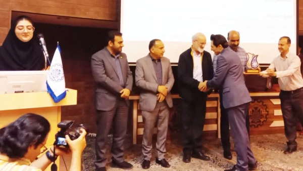 جایزه ملّی محیط زیست دانشگاه صنعتی به دکتر امیر فرح نسب، عضو هیئت علمی دانشگاه فرهنگیان اصفهان رسید 4