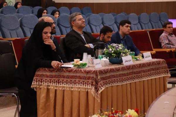 ایستگاه پایانی مناظرات دانشجویی  3