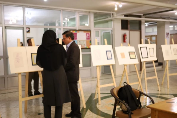 بازید رئیس امور پردیس های دانشگاه فرهنگیان استان اصفهان از نمایشگاه خط دانشجویان هنر 3